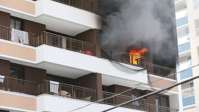 You are currently viewing Edifício no Meireles onde apartamento pegou fogo não tinha certificado contra incêndio